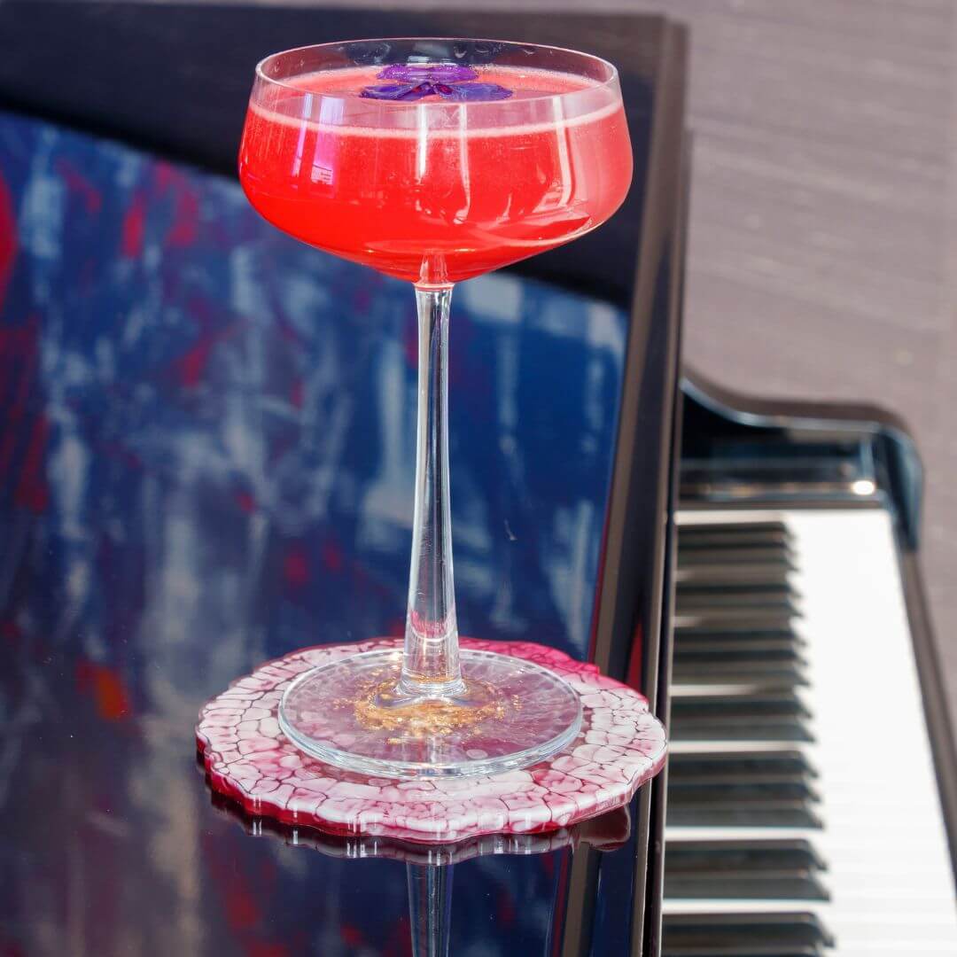 Fall for our newly created Valentine's cocktail at the Piano Bar !